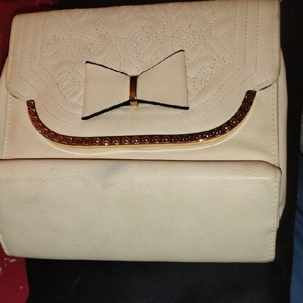 LIZ LISA Gold and Cream Bow Clutch